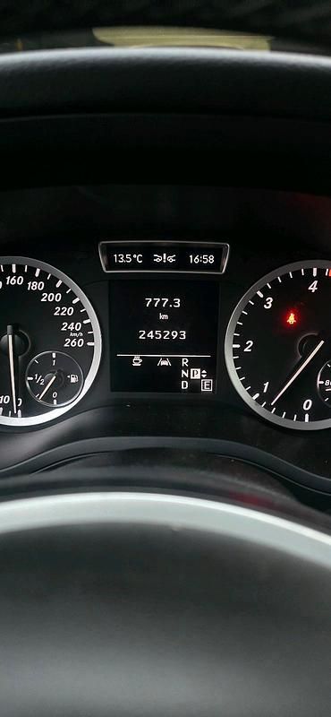 Gebraucht Mercedes B200 136 PS (100 kW) 2012 Weiß Van / Kleinbus