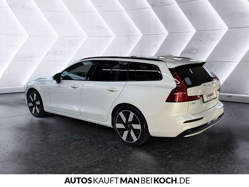 Gebraucht Volvo V60 Plus 349 PS (256 kW) 2025 Weiß Kombi