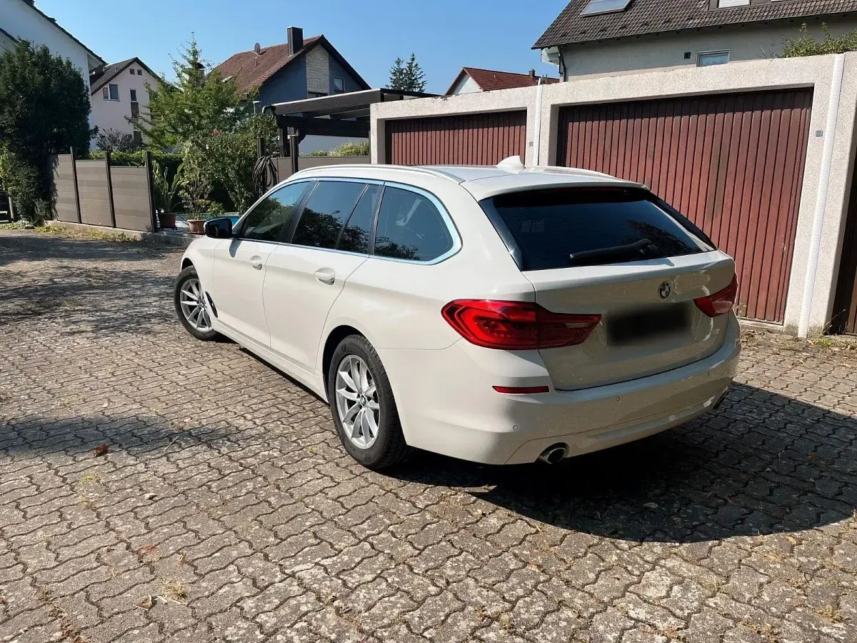 Gebraucht BMW 520 190 PS (139 kW) 2017 Weiß Kombi