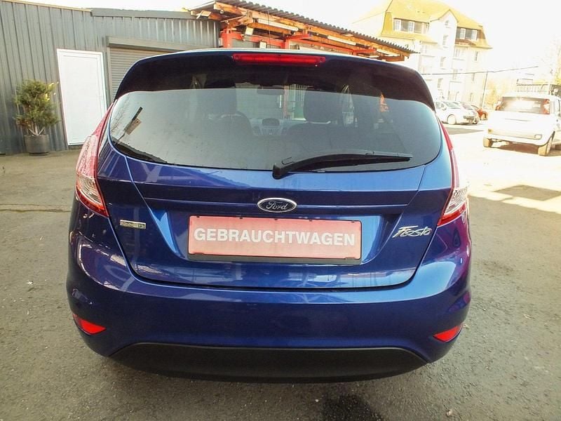 Gebraucht Ford Fiesta SYNC Edition 101 PS (74 kW) 2014 Blau Kleinwagen