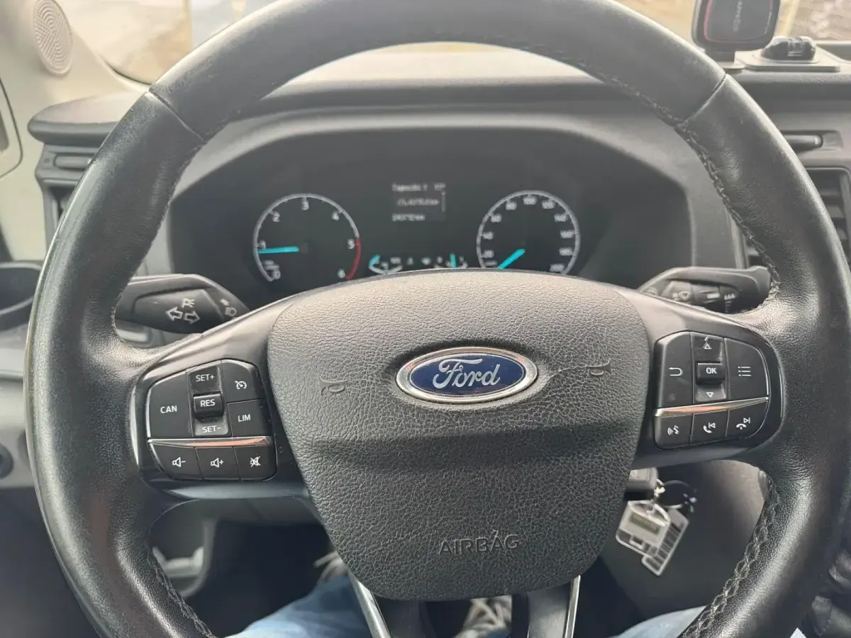 Gebraucht Ford Transit Trend 170 PS (125 kW) 2020 Weiß Kombi