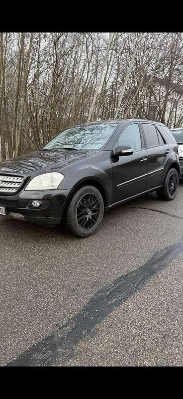 Gebraucht Mercedes ML320 224 PS (164 kW) 2006 Schwarz SUV