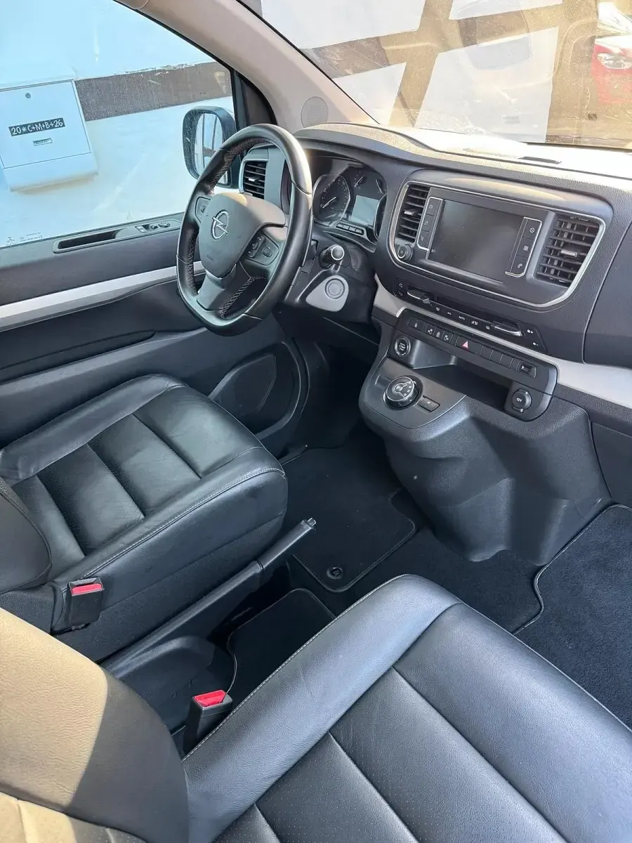 Gebraucht Opel Zafira Life Elegance 177 PS (130 kW) 2020 Silber Van / Kleinbus