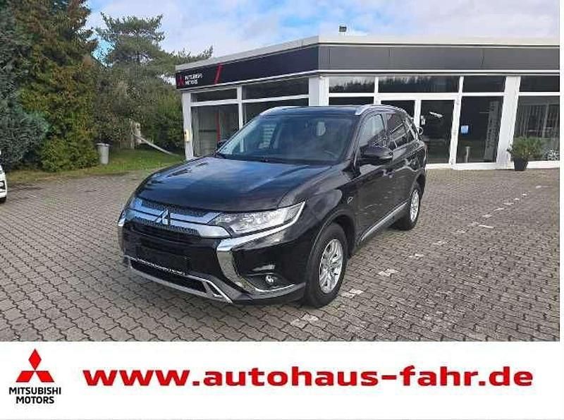 Schwarz Gebraucht 2019 Mitsubishi Outlander Active SUV | 19.490 € (Fairer Preis) - Bild 1/4