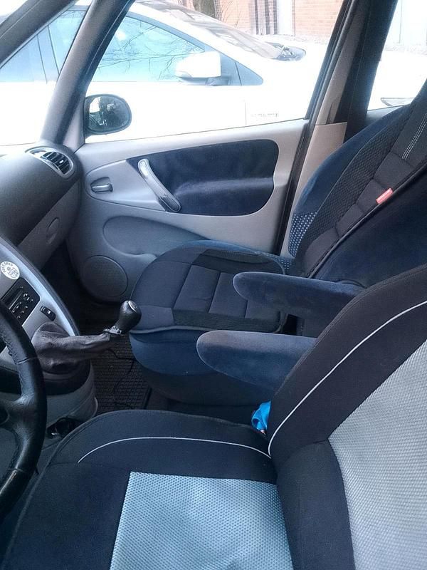 Gebraucht Citroën Xsara 115 PS (84 kW) 2003 Silber Van / Kleinbus