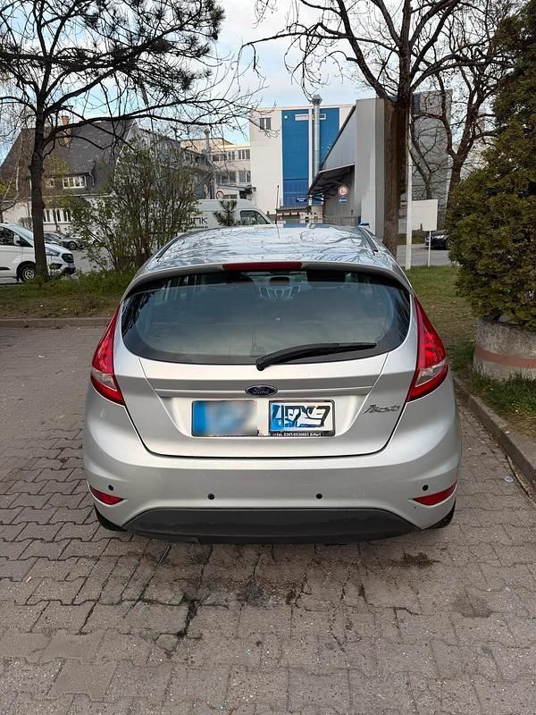 Gebraucht Ford Fiesta 44 PS (32 kW) 2009 Silber Kleinwagen
