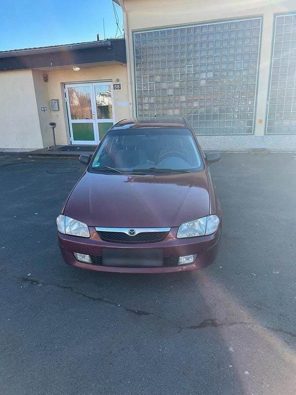 Gebraucht Mazda 323F 88 PS (64 kW) 2000 Rot Kleinwagen