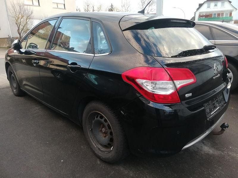 Gebraucht Citroën C4 SELECTION 114 PS (83 kW) 2013 Schwarz Limousine