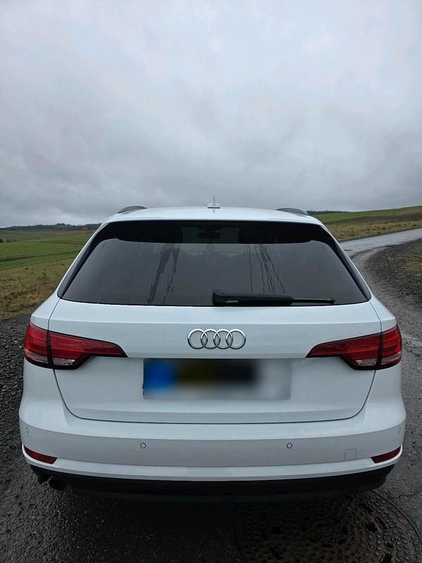 Gebraucht Audi A4 2018 Weiß Kombi