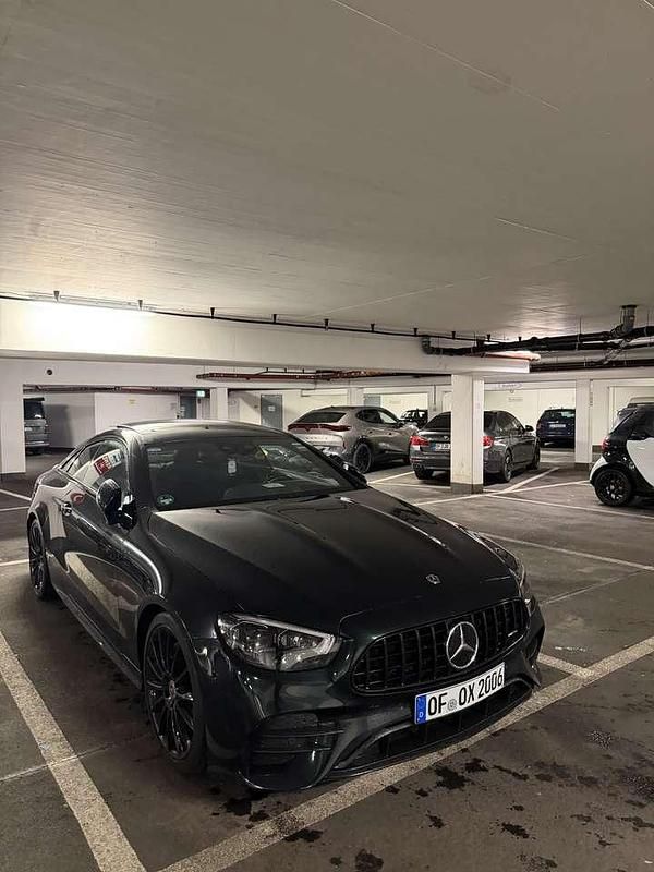 Gebraucht Mercedes E220 194 PS (142 kW) 2020 Grün Coupé