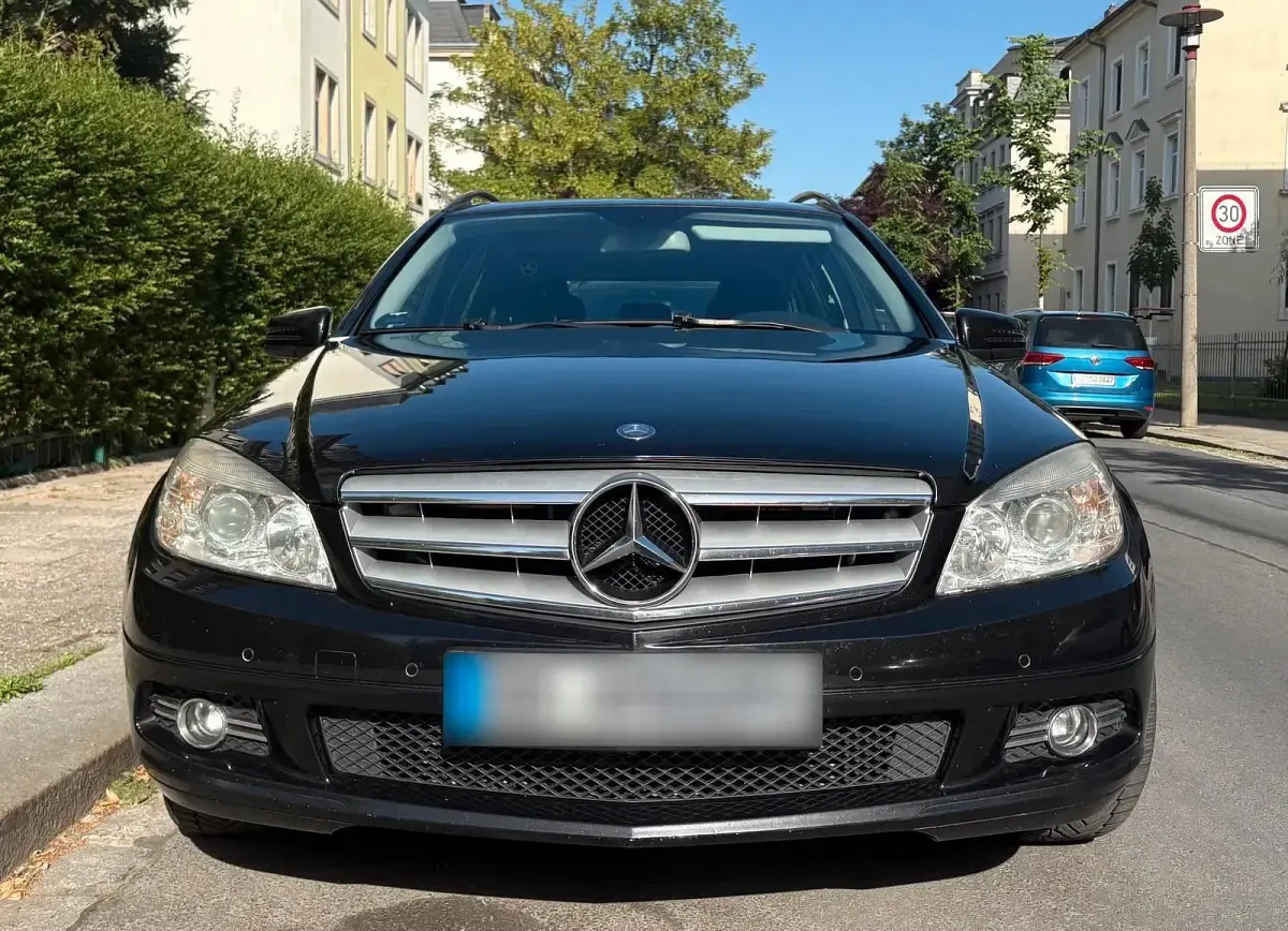 Gebraucht Mercedes C180 156 PS (114 kW) 2009 Schwarz Kombi