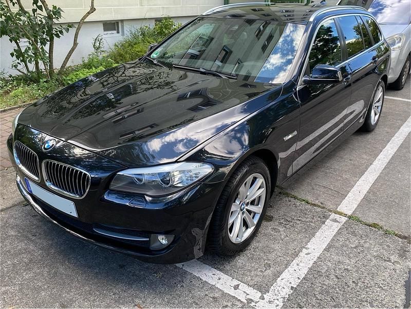 Schwarz Gebraucht 2013 BMW 520 Kombi | 9.000 € (Superpreis) - Bild 1/4