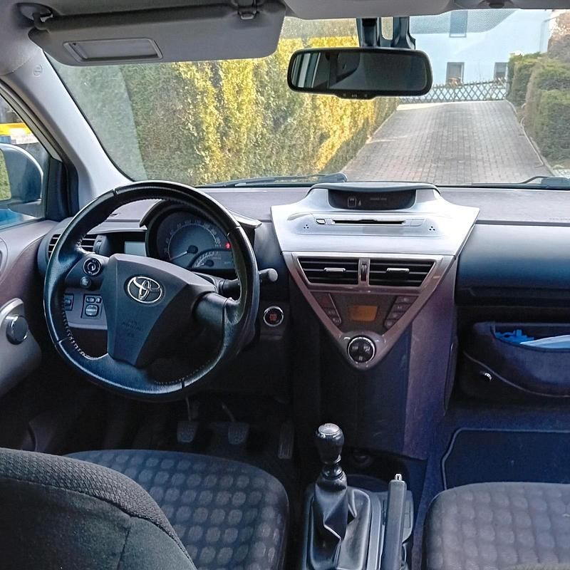 Gebraucht Toyota iQ 68 PS (50 kW) 2008 Weiß Kleinwagen