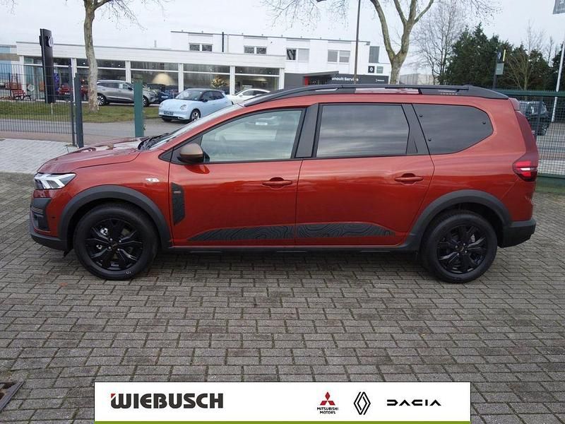 Braun Neu 2025 Dacia Jogger Extreme Van / Kleinbus | 22.790 € (Fairer Preis) - Bild 1/4