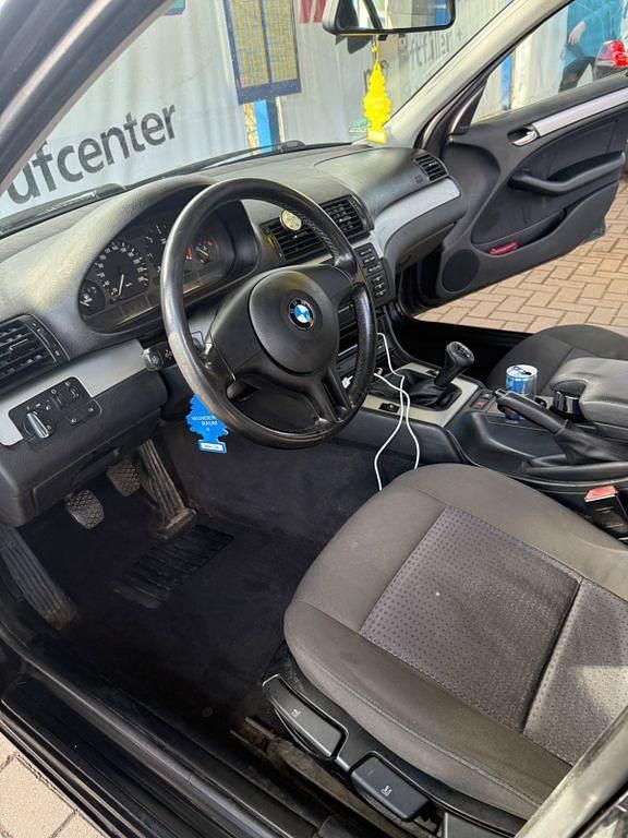 Używany BMW 320 150 KM (110 kW) 2002 Czarny Kombi