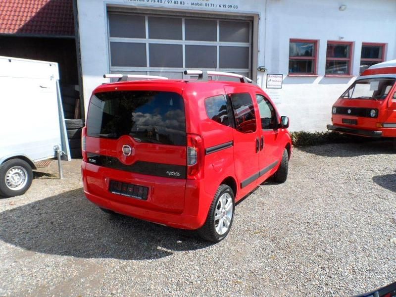 Gebraucht Fiat Qubo Lounge 77 PS (56 kW) 2015 Rot Van / Kleinbus