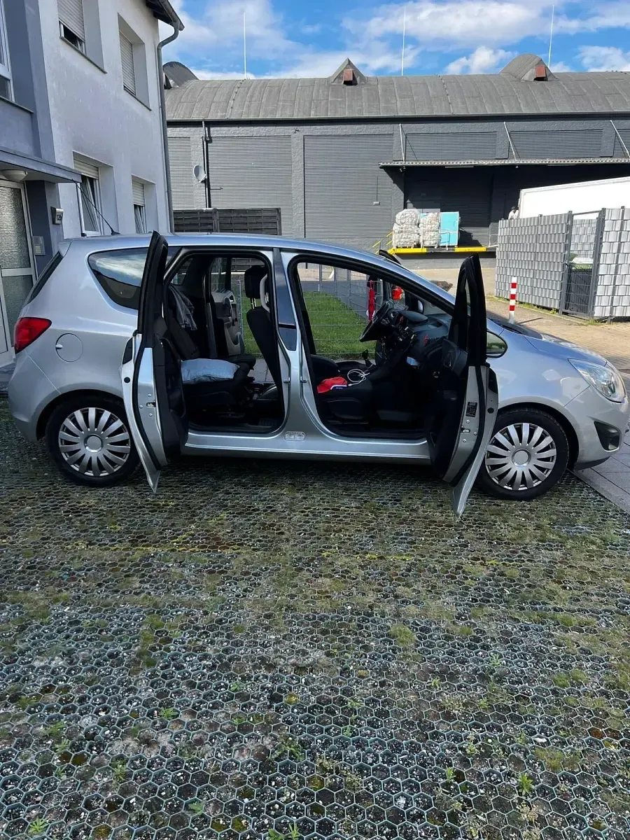 Gebraucht Opel Meriva 131 PS (96 kW) 2012 Grau Van / Kleinbus