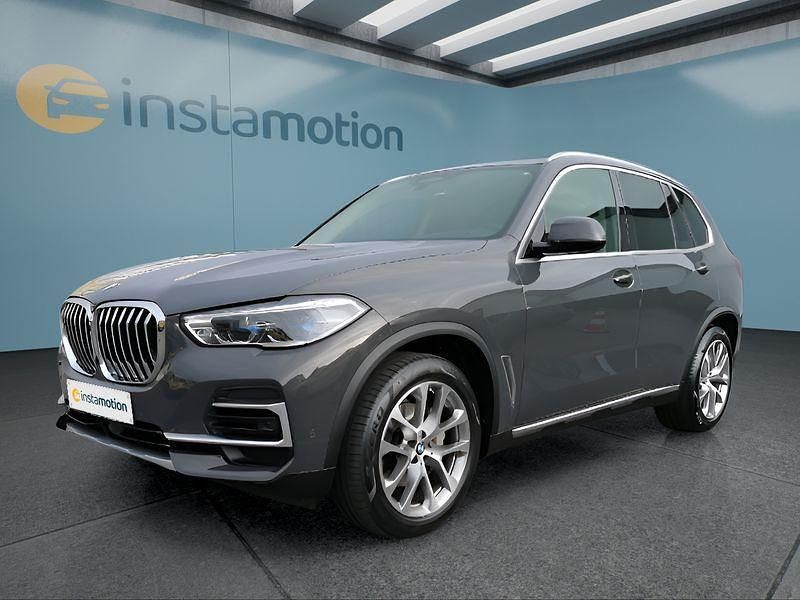 Grau Gebraucht 2022 BMW X5 SUV | 62.549 € (Etwas zu teuer) - Bild 1/4