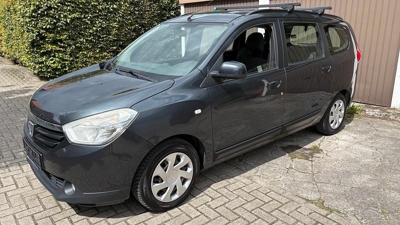 Blau Gebraucht 2014 Dacia Lodgy Van / Kleinbus | 4.150 € (Fairer Preis) - Bild 1/4
