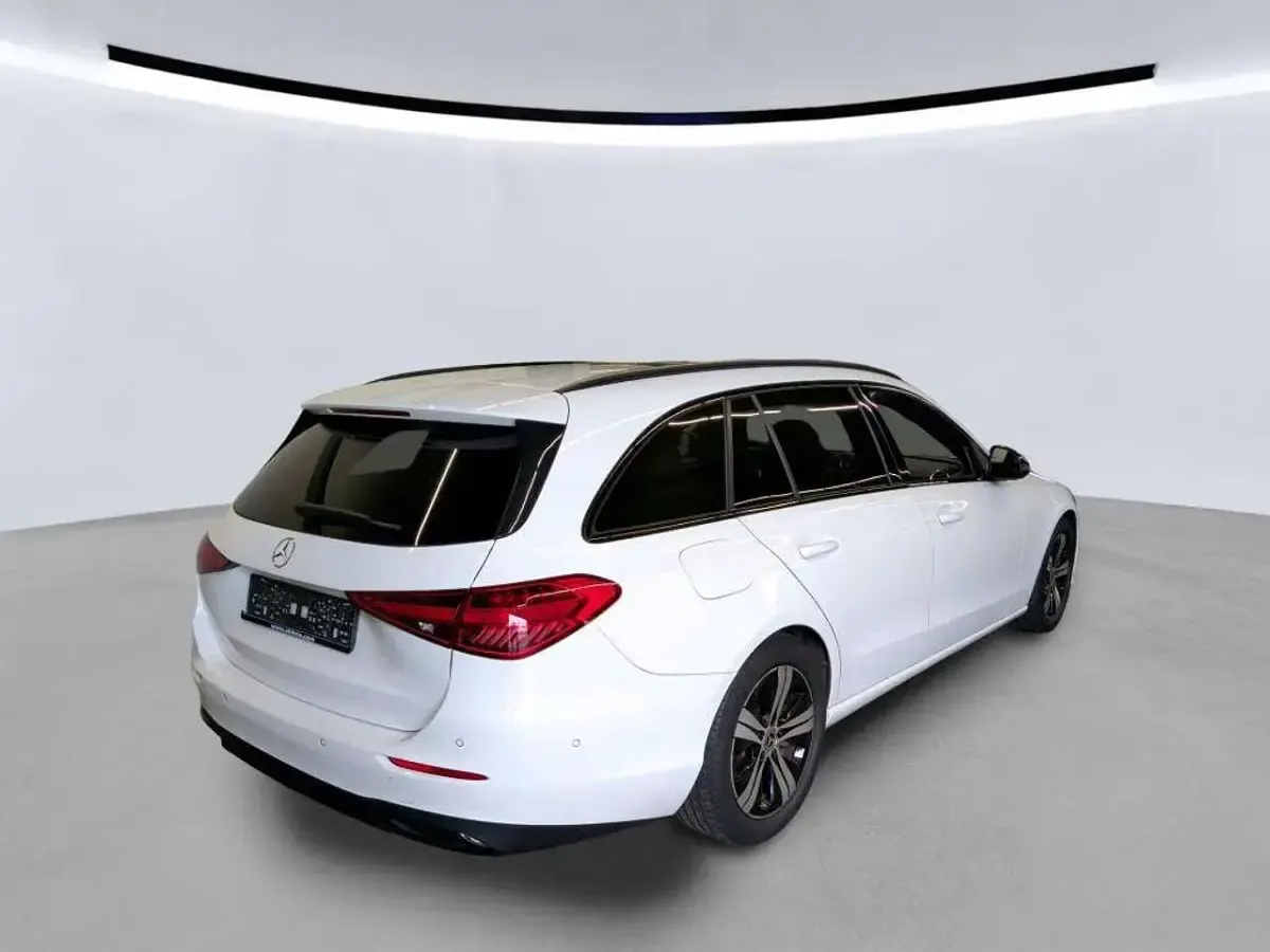 Gebraucht Mercedes C220 Night 200 PS (147 kW) 2021 Polarweiss  unilack Kombi