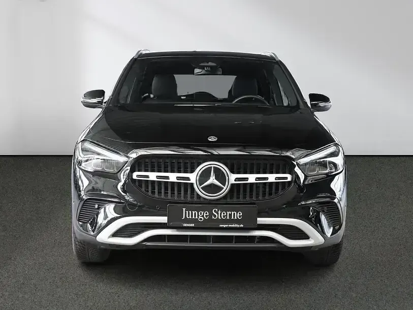 Gebraucht Mercedes GLA200 163 PS (119 kW) 2025 Unilack nachtschwarz SUV