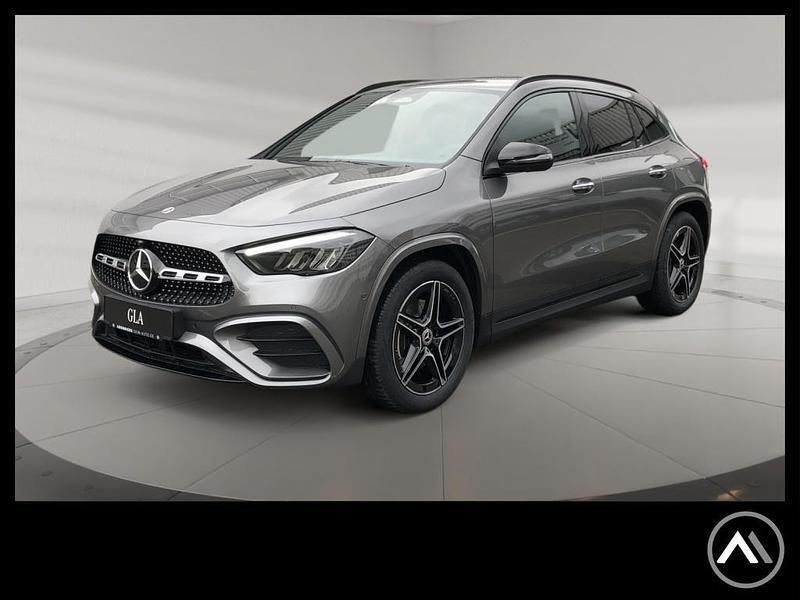 Grau metalliclack mountaingra Gebraucht 2025 Mercedes GLA180 AMG SUV | 41.899 € (Etwas zu teuer) - Bild 1/4