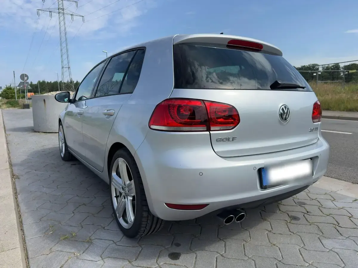 Gebraucht VW Golf VI Highline 140 PS (102 kW) 2011 Silber Kleinwagen