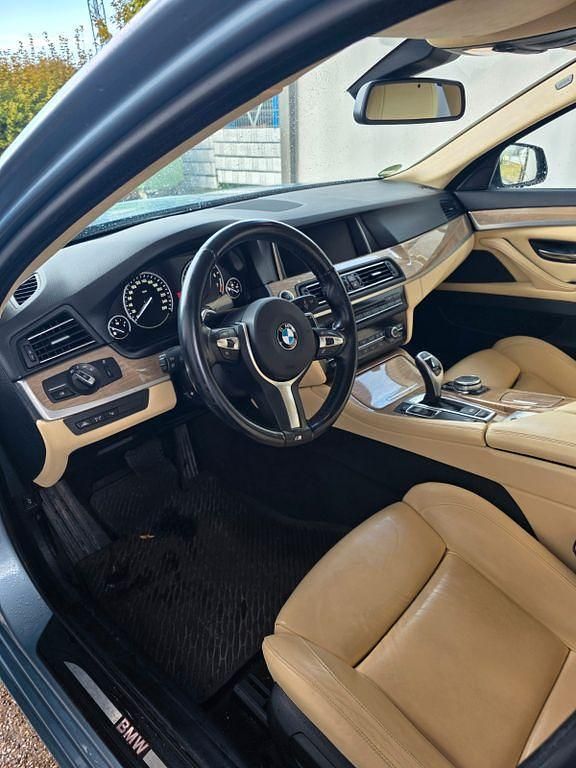 Gebraucht BMW 550 449 PS (330 kW) 2014 Blau Limousine