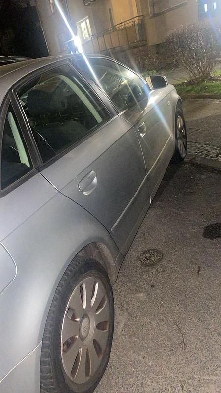 Gebraucht Audi A4 130 PS (95 kW) 2005 Silber Limousine