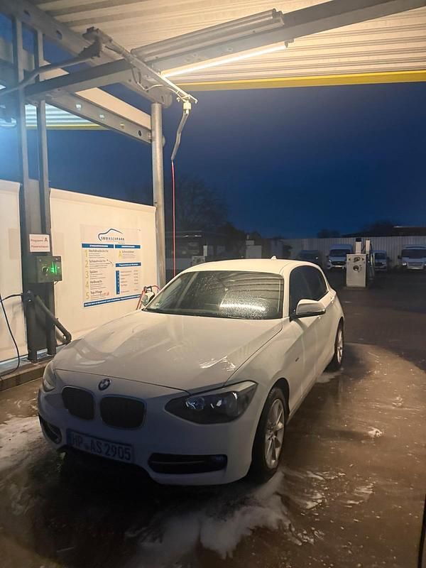 Weiß Gebraucht 2012 BMW 116 Kleinwagen | 6.300 € (Etwas zu teuer) - Bild 1/4