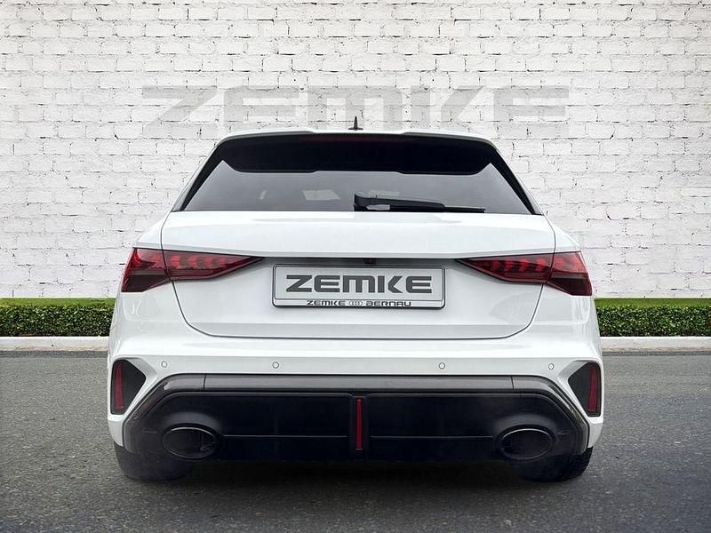 Gebraucht Audi RS3 Sport 400 PS (294 kW) 2024 Weiß Limousine