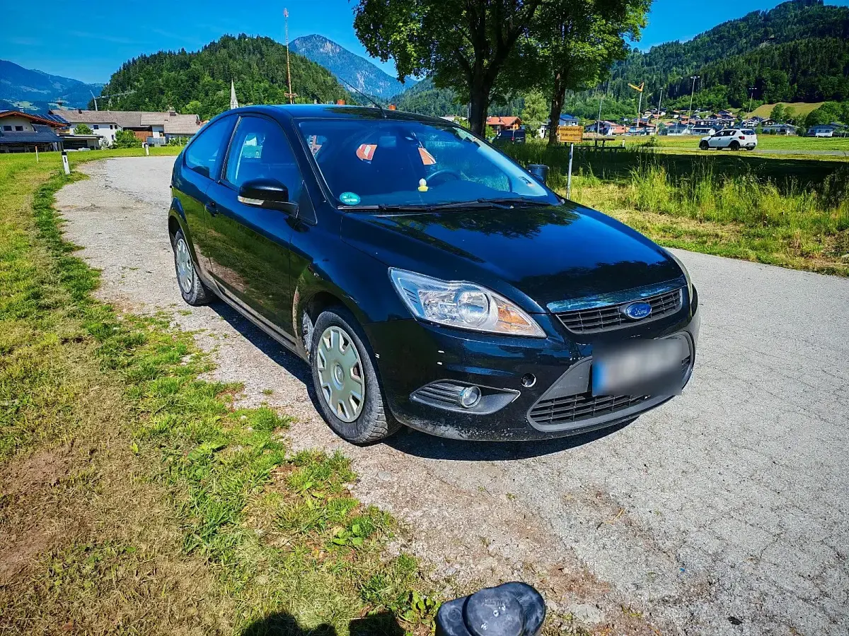 Gebraucht Ford Focus 100 PS (73 kW) 2008 Schwarz Limousine