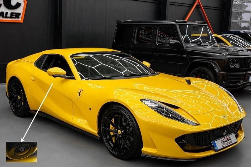 Gebraucht Ferrari 812 799 PS (587 kW) 2023 Gelb Cabrio