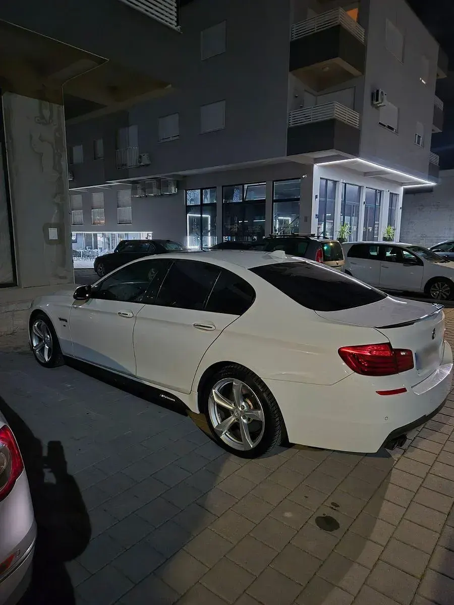 Używany BMW 530 M Performance 258 KM (189 kW) 2015 Biały Sedan/Limuzyna