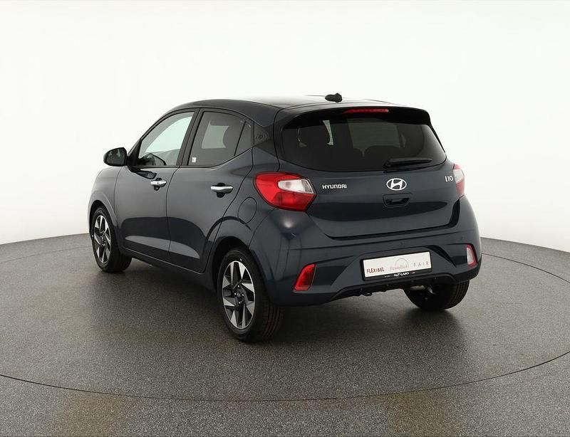 Neu Hyundai i10 63 PS (46 kW) 2025 Grau Kleinwagen