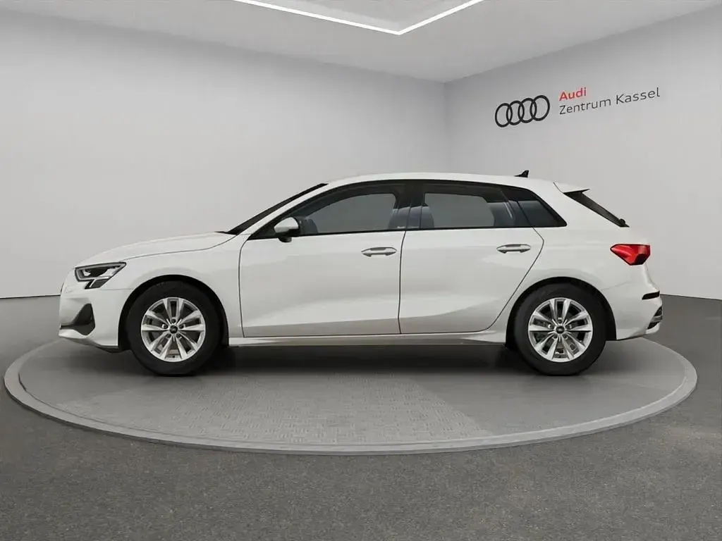 Neu Audi A3 116 PS (85 kW) 2026 Arkonaweiß Limousine