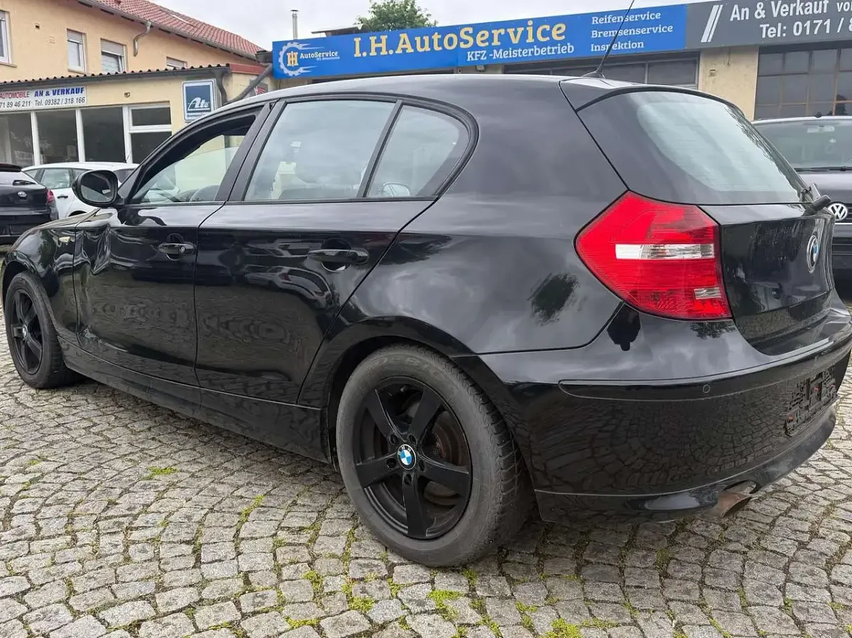 Używany BMW 116 122 KM (89 kW) 2011 Czarny Hatchback