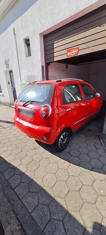 Gebraucht Chevrolet Matiz 55 PS (40 kW) 2010 Rot Kleinwagen