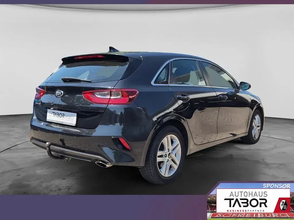 Gebraucht Kia Ceed Vision 140 PS (102 kW) 2021 Schwarz Kleinwagen