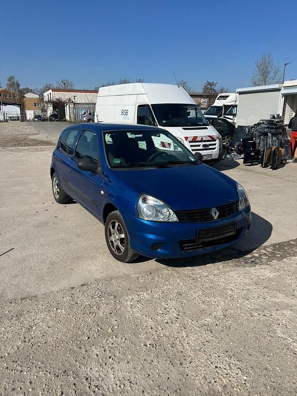 Gebraucht Renault Clio II 58 PS (42 kW) 2010 Blau Kleinwagen