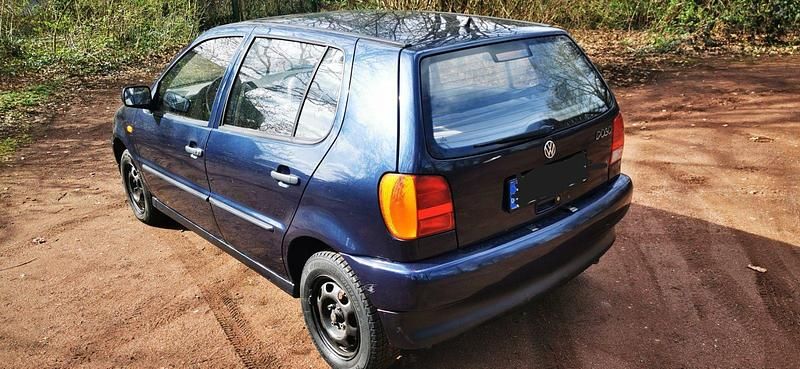 Gebraucht VW Polo 60 PS (44 kW) 1997 Blau Kleinwagen