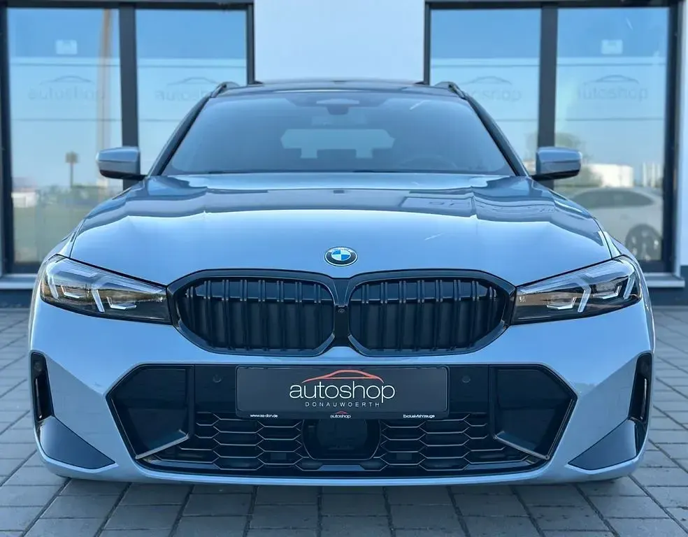Gebraucht BMW 320 M Sport 190 PS (139 kW) 2024 Grau Kombi