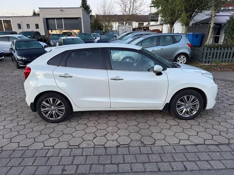Gebraucht Suzuki Baleno Exclusive 90 PS (66 kW) 2017 Weiß Limousine