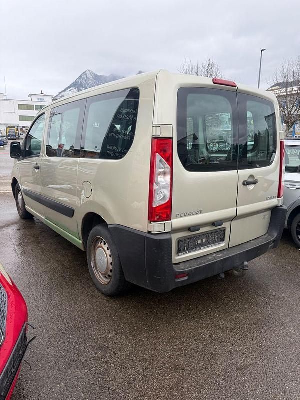 Gebraucht Peugeot TePee 90 PS (66 kW) 2010 Gold Van / Kleinbus