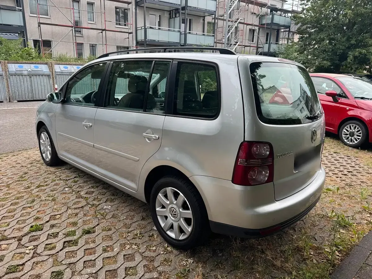 Gebraucht VW Touran 140 PS (102 kW) 2007 Silber Van / Kleinbus