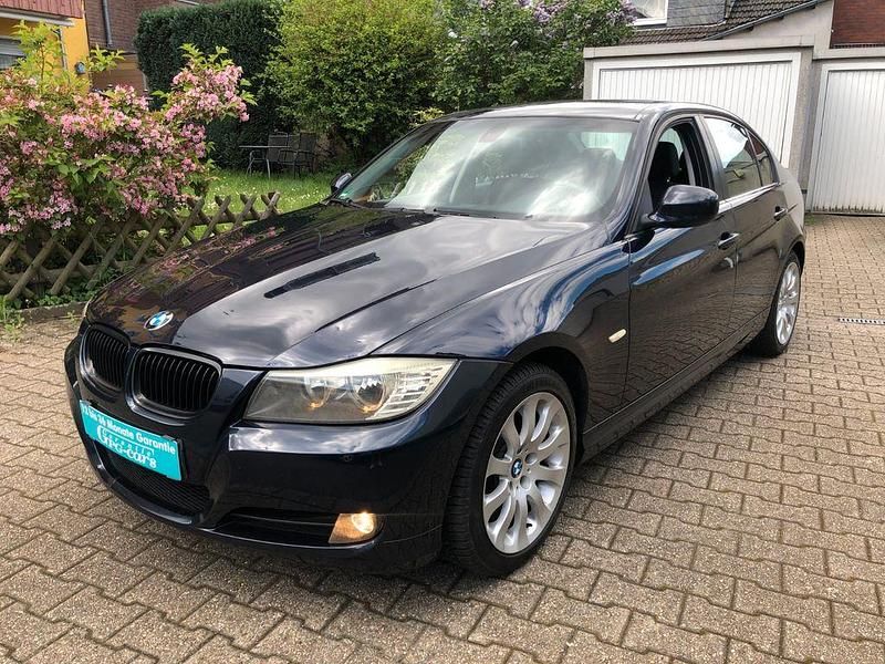 Gebraucht BMW 320 170 PS (125 kW) 2008 Monacoblau metallic Limousine