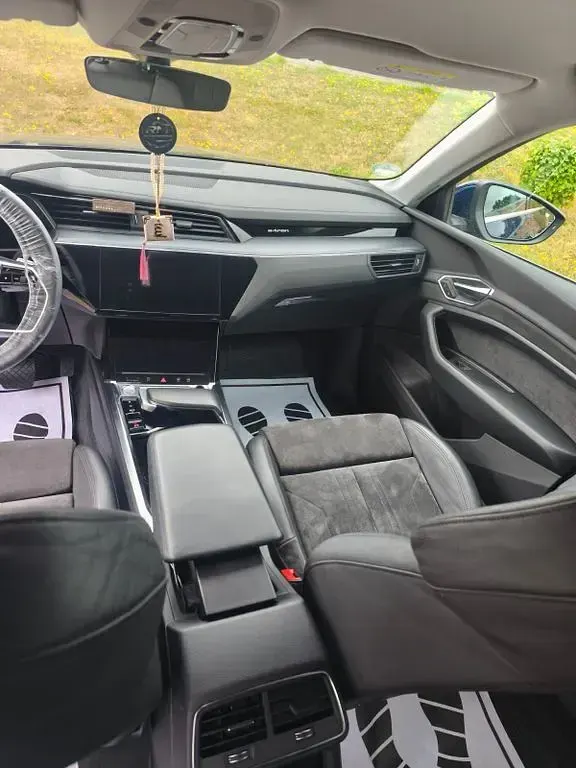 Gebraucht Audi e-tron 230 kW (313 PS) 2019 Blau SUV
