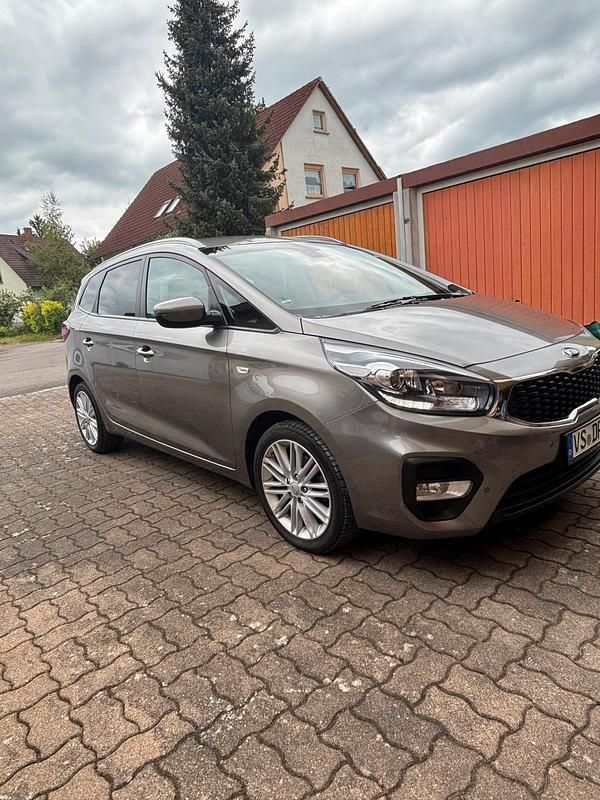 Gebraucht Kia Carens 136 PS (100 kW) 2018 Andere farben Van / Kleinbus