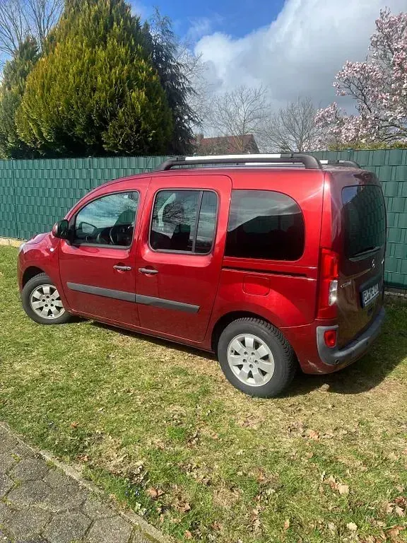 Gebraucht Mercedes Citan 111 110 PS (80 kW) 2015 Rot Van / Kleinbus