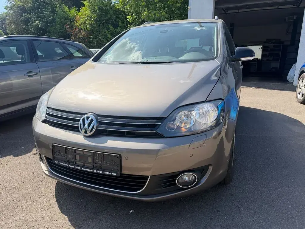 Gebraucht VW Golf VI Style 105 PS (77 kW) 2011 Braun Kleinwagen